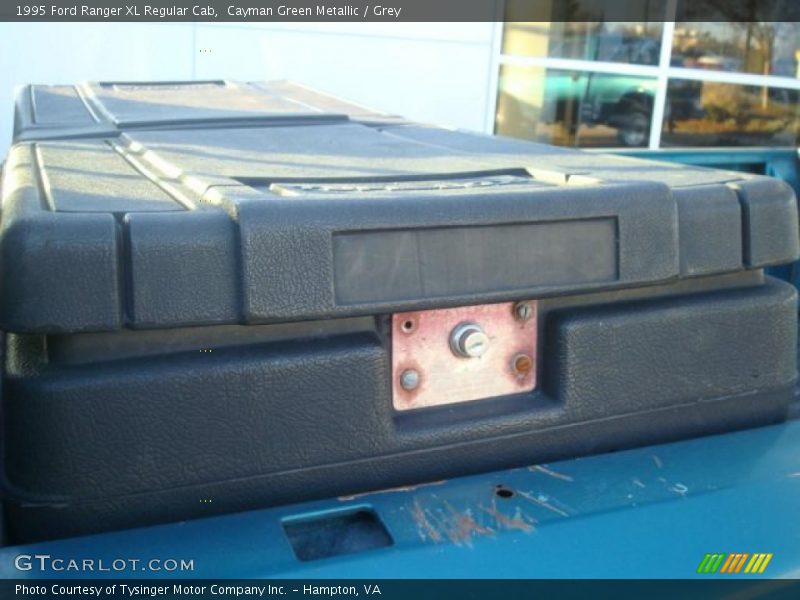 Cayman Green Metallic / Grey 1995 Ford Ranger XL Regular Cab