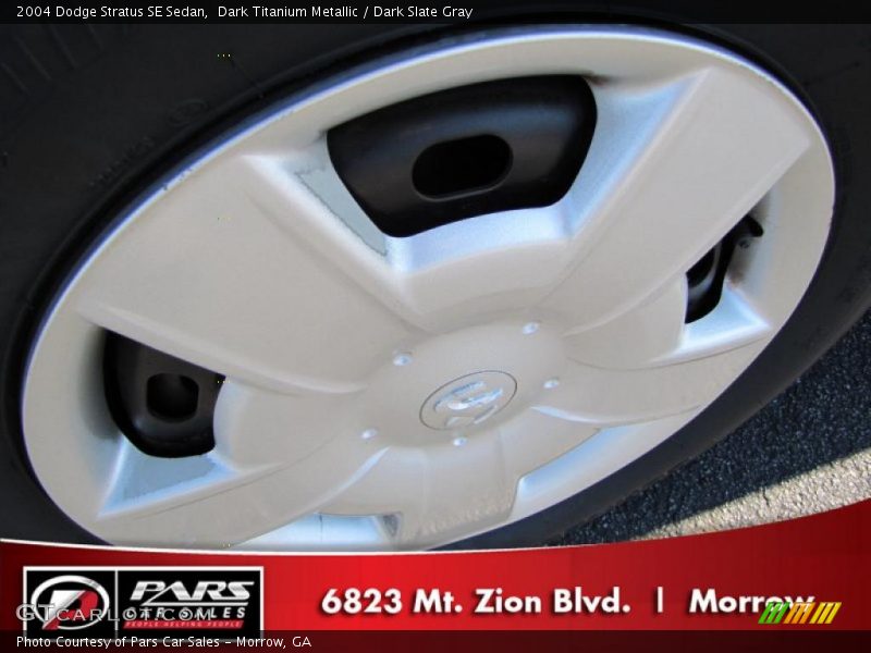 Dark Titanium Metallic / Dark Slate Gray 2004 Dodge Stratus SE Sedan