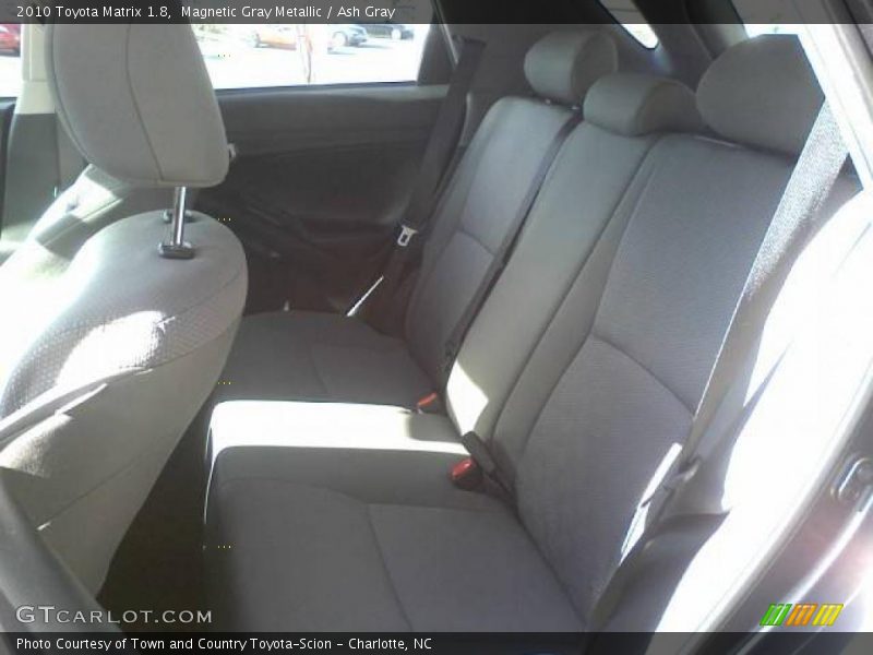 Magnetic Gray Metallic / Ash Gray 2010 Toyota Matrix 1.8