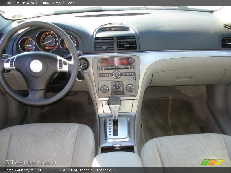 Black Onyx / Black 2007 Saturn Aura XE