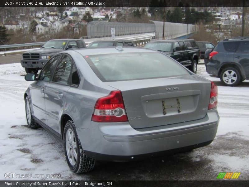 Electric Silver Metallic / Off-Black 2007 Volvo S40 2.4i
