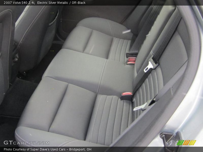 Electric Silver Metallic / Off-Black 2007 Volvo S40 2.4i