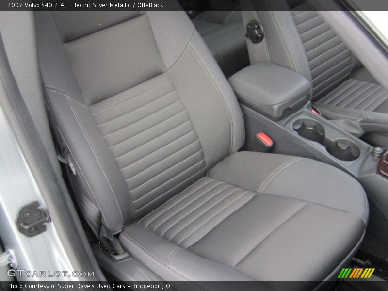 Electric Silver Metallic / Off-Black 2007 Volvo S40 2.4i