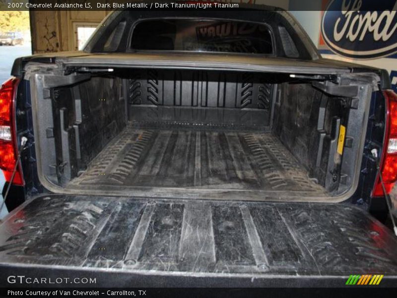 Dark Blue Metallic / Dark Titanium/Light Titanium 2007 Chevrolet Avalanche LS