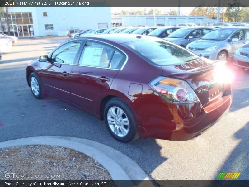 Tuscan Sun / Blond 2011 Nissan Altima 2.5 S