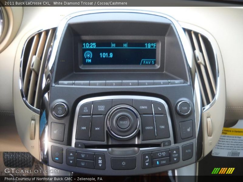 White Diamond Tricoat / Cocoa/Cashmere 2011 Buick LaCrosse CXL