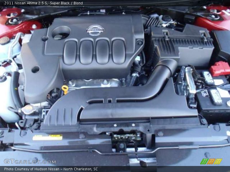Super Black / Blond 2011 Nissan Altima 2.5 S