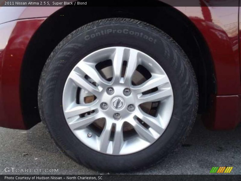 Super Black / Blond 2011 Nissan Altima 2.5 S
