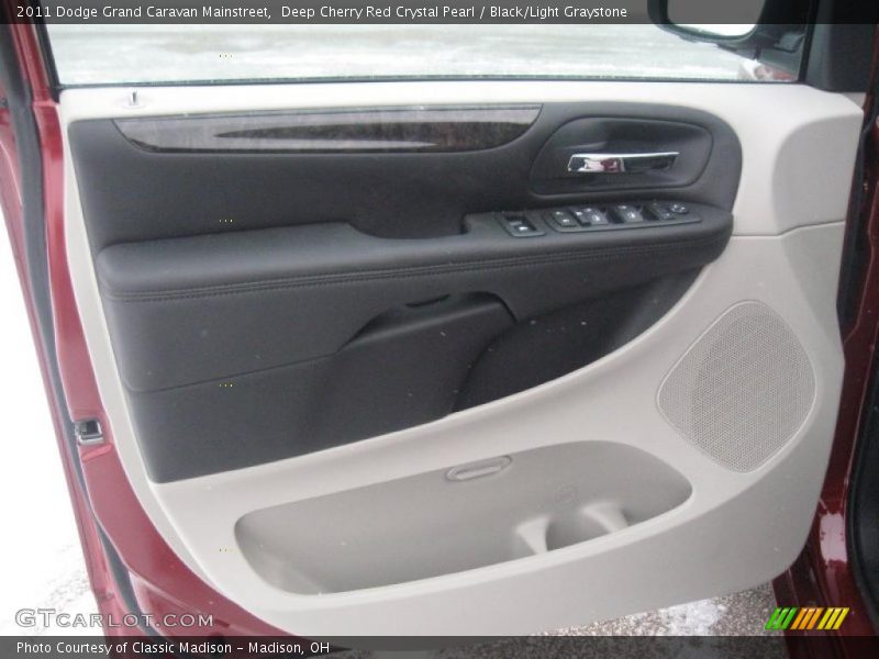 Deep Cherry Red Crystal Pearl / Black/Light Graystone 2011 Dodge Grand Caravan Mainstreet