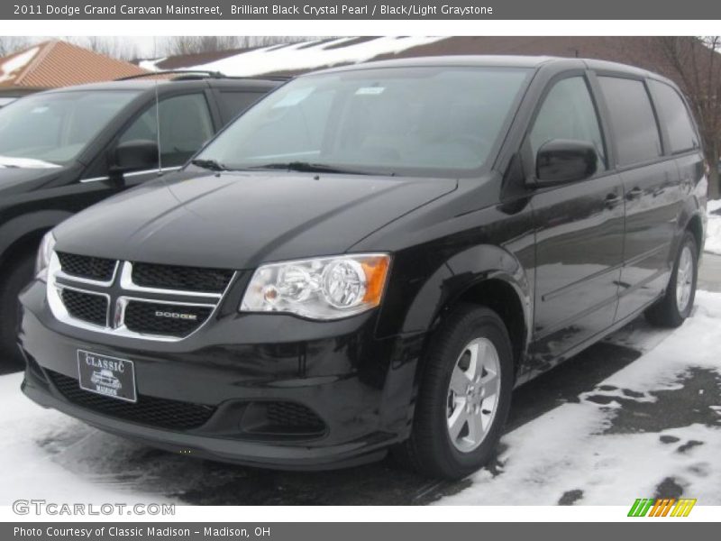 Brilliant Black Crystal Pearl / Black/Light Graystone 2011 Dodge Grand Caravan Mainstreet