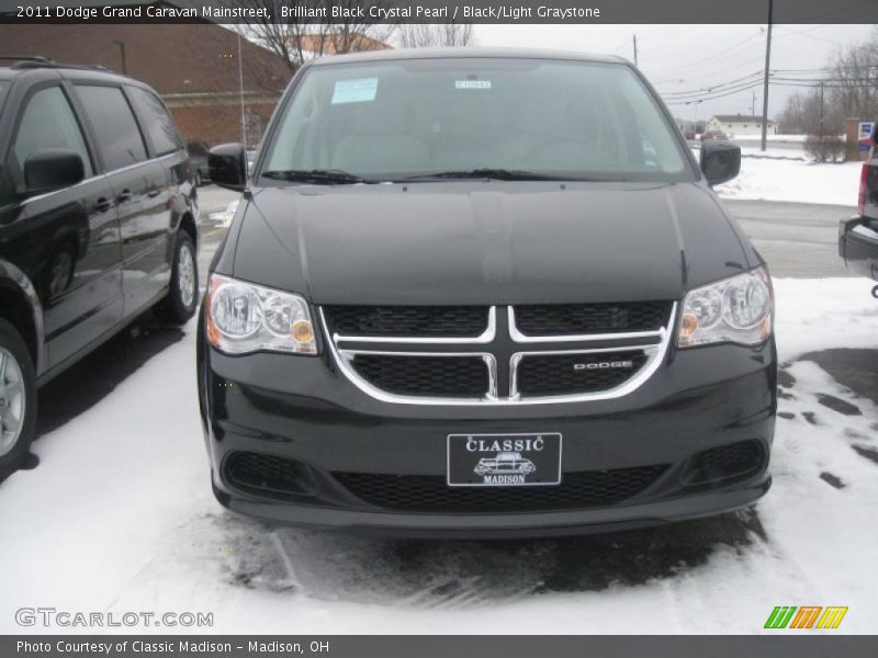 Brilliant Black Crystal Pearl / Black/Light Graystone 2011 Dodge Grand Caravan Mainstreet