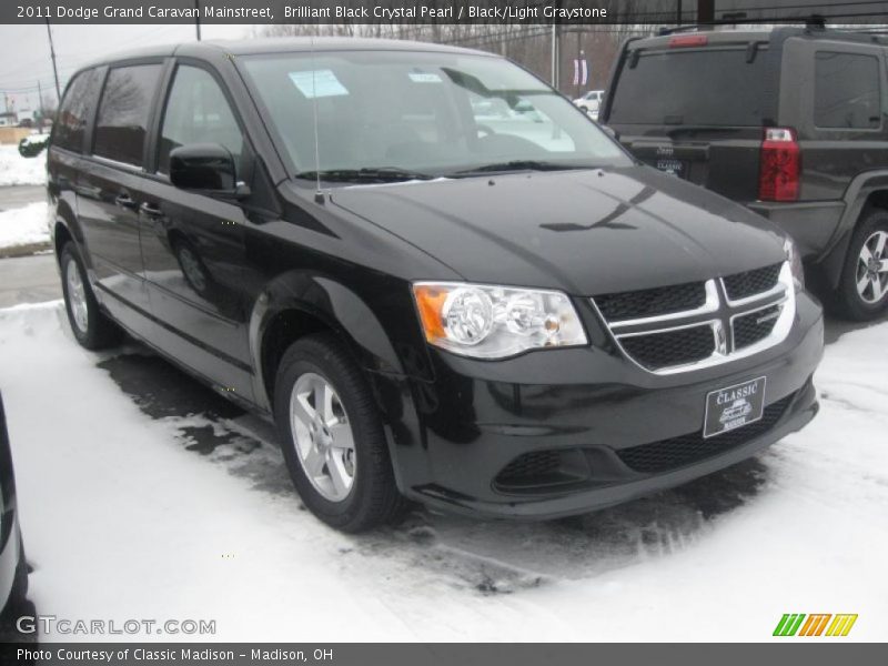 Brilliant Black Crystal Pearl / Black/Light Graystone 2011 Dodge Grand Caravan Mainstreet