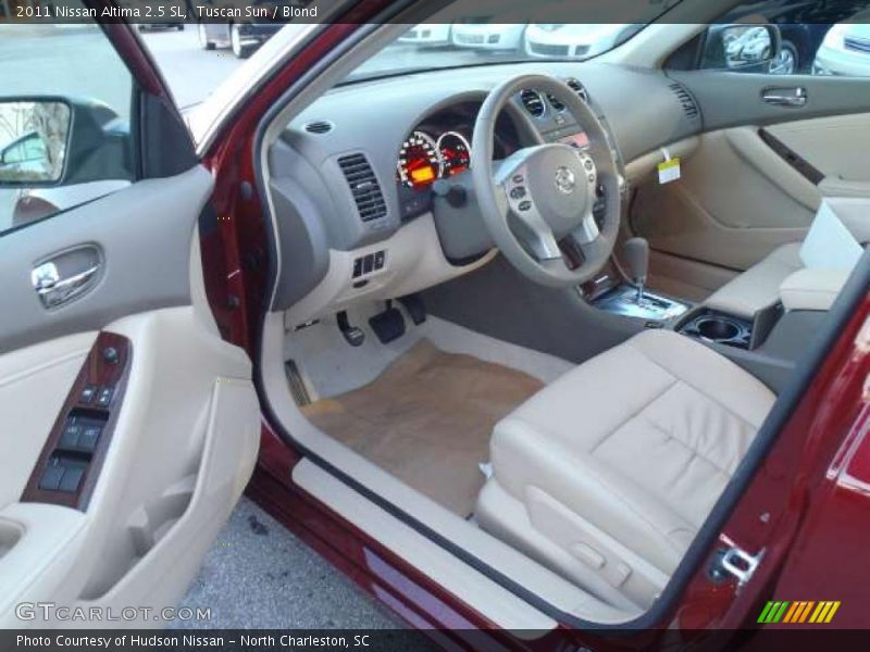 Tuscan Sun / Blond 2011 Nissan Altima 2.5 SL