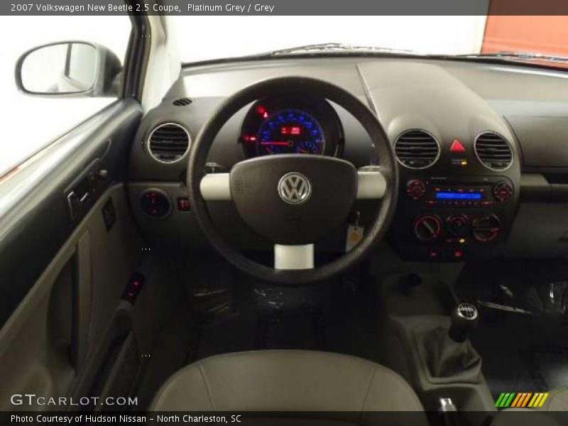 Platinum Grey / Grey 2007 Volkswagen New Beetle 2.5 Coupe