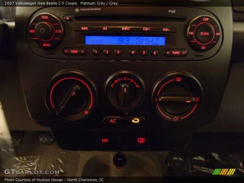 Platinum Grey / Grey 2007 Volkswagen New Beetle 2.5 Coupe