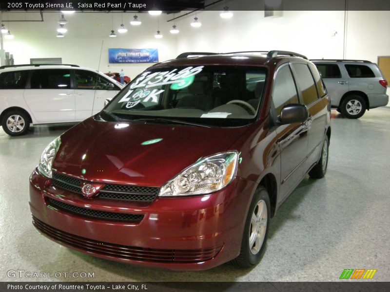 Salsa Red Pearl / Taupe 2005 Toyota Sienna LE