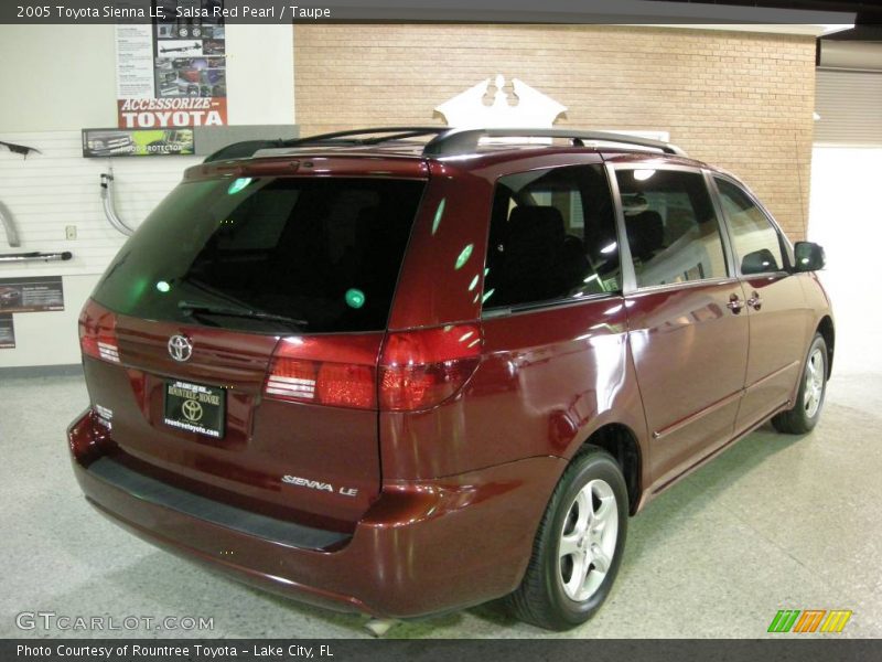 Salsa Red Pearl / Taupe 2005 Toyota Sienna LE
