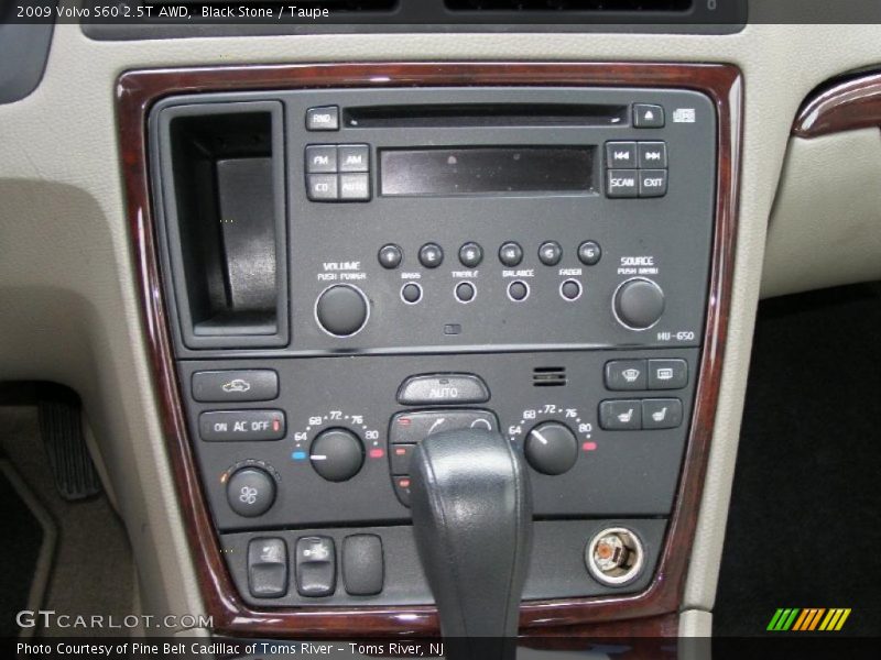 Controls of 2009 S60 2.5T AWD