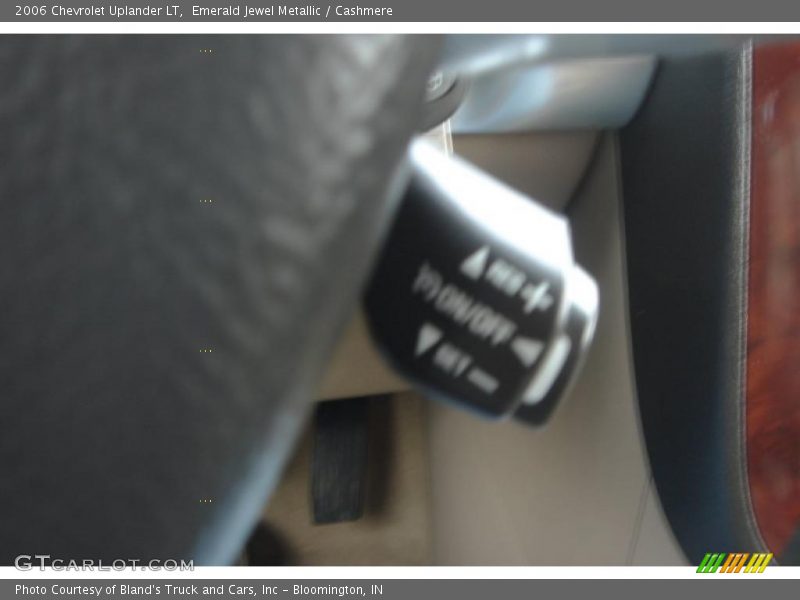Emerald Jewel Metallic / Cashmere 2006 Chevrolet Uplander LT