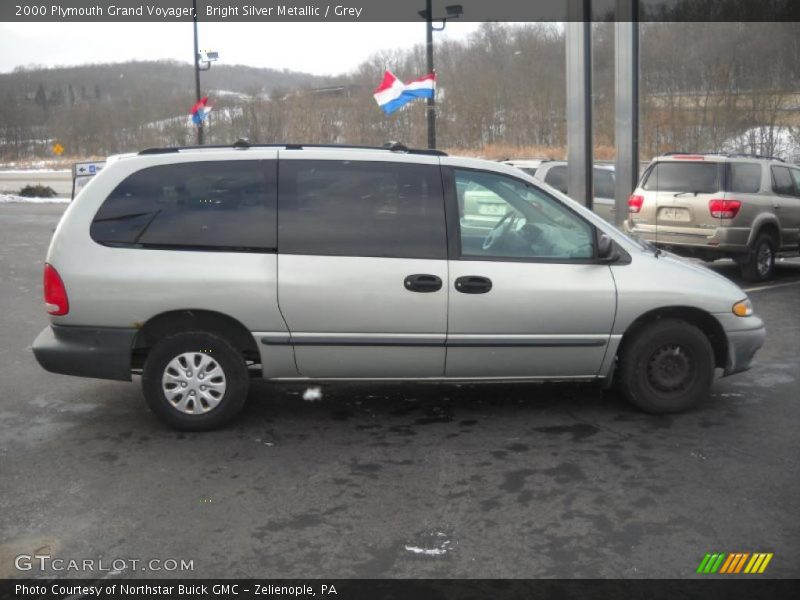 Bright Silver Metallic / Grey 2000 Plymouth Grand Voyager