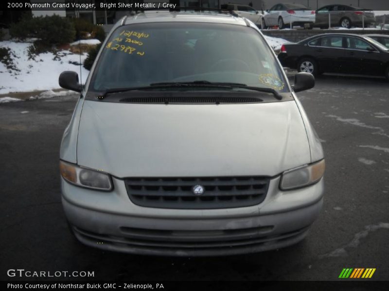 Bright Silver Metallic / Grey 2000 Plymouth Grand Voyager