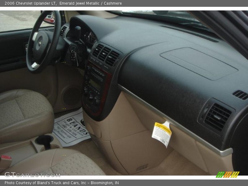 Emerald Jewel Metallic / Cashmere 2006 Chevrolet Uplander LT