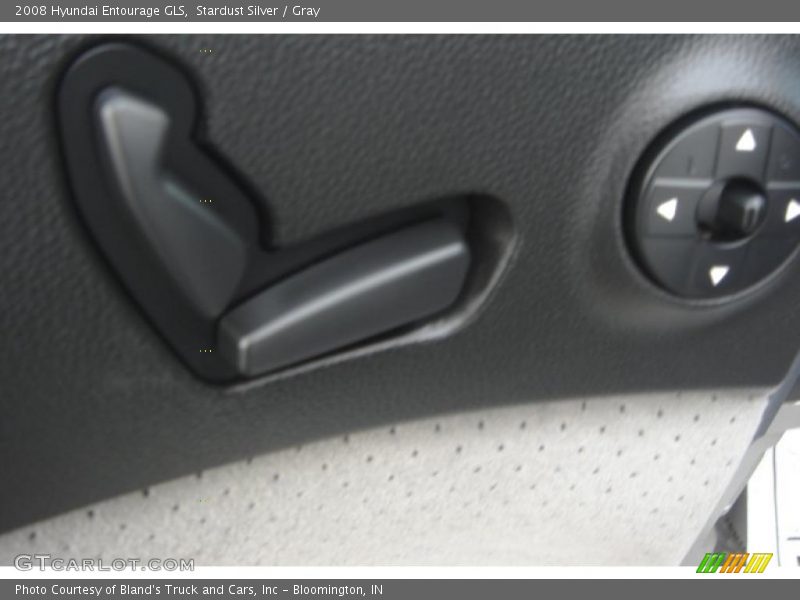 Stardust Silver / Gray 2008 Hyundai Entourage GLS
