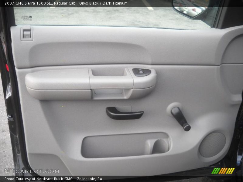 Onyx Black / Dark Titanium 2007 GMC Sierra 1500 SLE Regular Cab