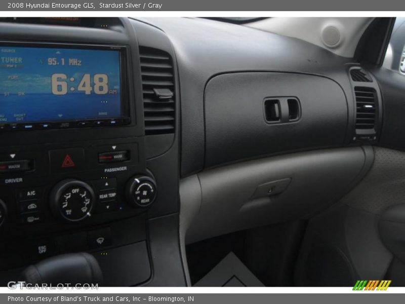 Stardust Silver / Gray 2008 Hyundai Entourage GLS