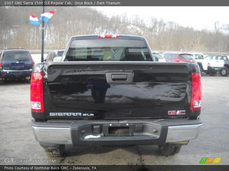 Onyx Black / Dark Titanium 2007 GMC Sierra 1500 SLE Regular Cab