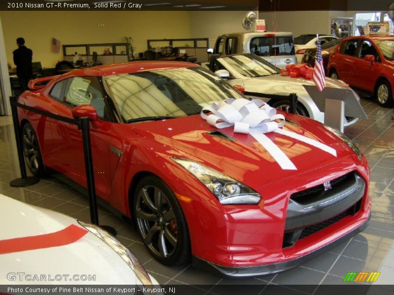Front 3/4 View of 2010 GT-R Premium