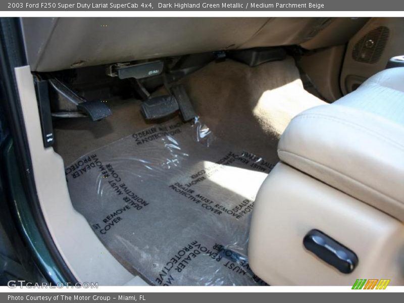 Dark Highland Green Metallic / Medium Parchment Beige 2003 Ford F250 Super Duty Lariat SuperCab 4x4