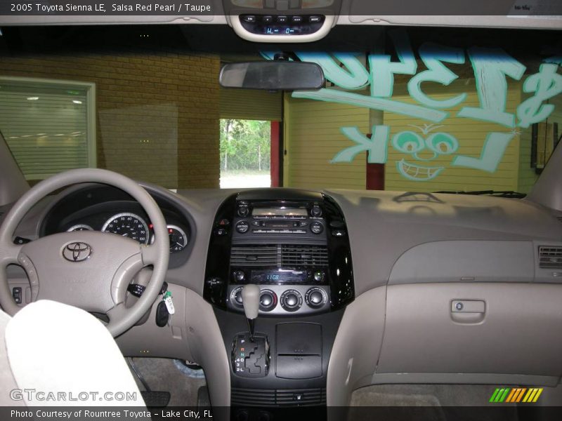 Salsa Red Pearl / Taupe 2005 Toyota Sienna LE