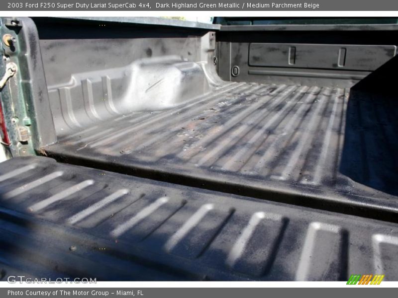 Dark Highland Green Metallic / Medium Parchment Beige 2003 Ford F250 Super Duty Lariat SuperCab 4x4