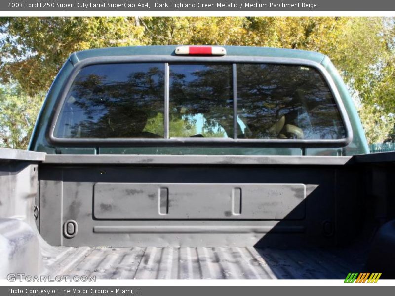 Dark Highland Green Metallic / Medium Parchment Beige 2003 Ford F250 Super Duty Lariat SuperCab 4x4