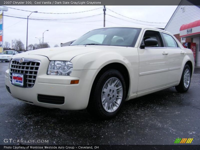 Cool Vanilla / Dark Slate Gray/Light Graystone 2007 Chrysler 300