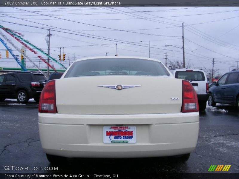 Cool Vanilla / Dark Slate Gray/Light Graystone 2007 Chrysler 300