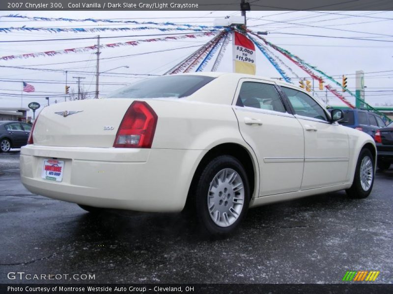 Cool Vanilla / Dark Slate Gray/Light Graystone 2007 Chrysler 300