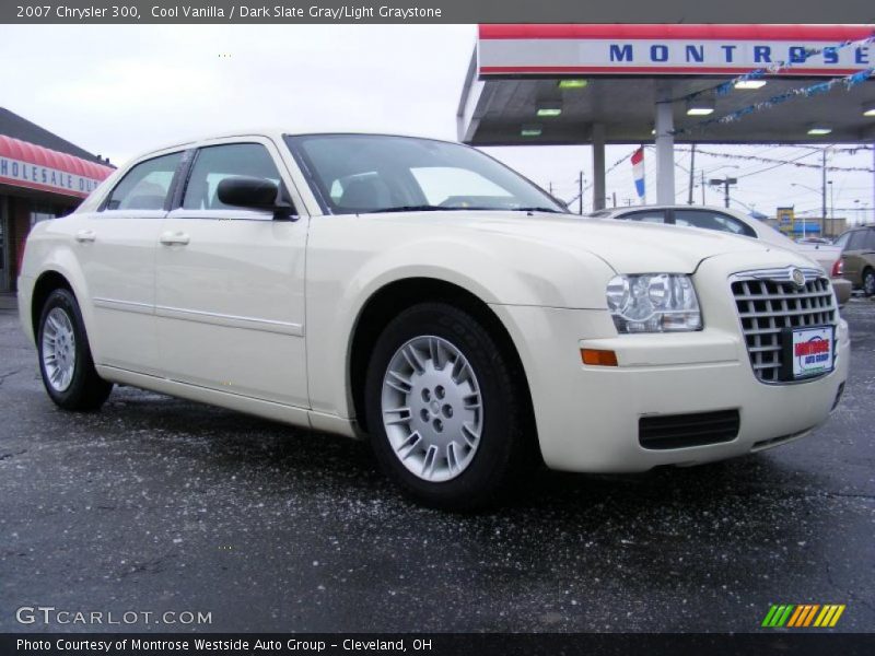 Cool Vanilla / Dark Slate Gray/Light Graystone 2007 Chrysler 300