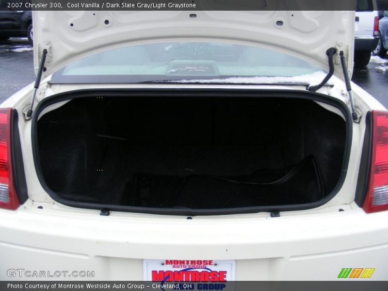 Cool Vanilla / Dark Slate Gray/Light Graystone 2007 Chrysler 300
