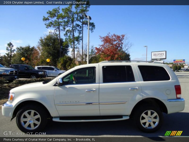 Cool Vanilla / Light Graystone 2009 Chrysler Aspen Limited