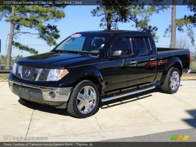 Front 3/4 View of 2007 Frontier SE Crew Cab
