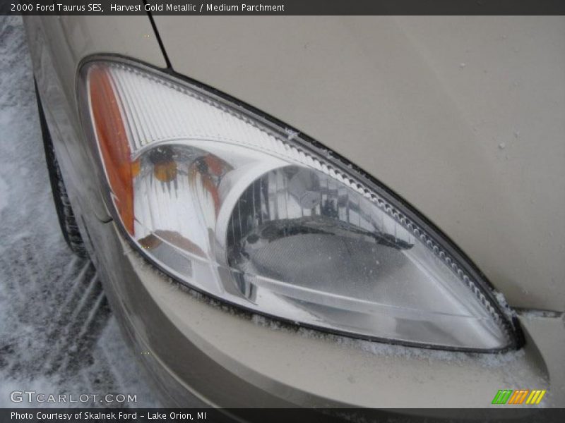 Harvest Gold Metallic / Medium Parchment 2000 Ford Taurus SES