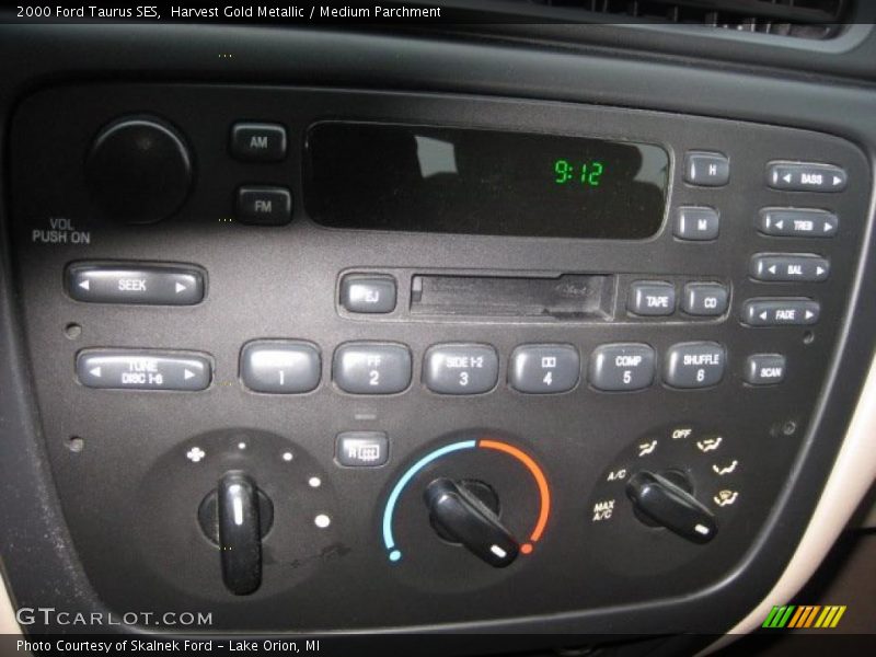 Harvest Gold Metallic / Medium Parchment 2000 Ford Taurus SES