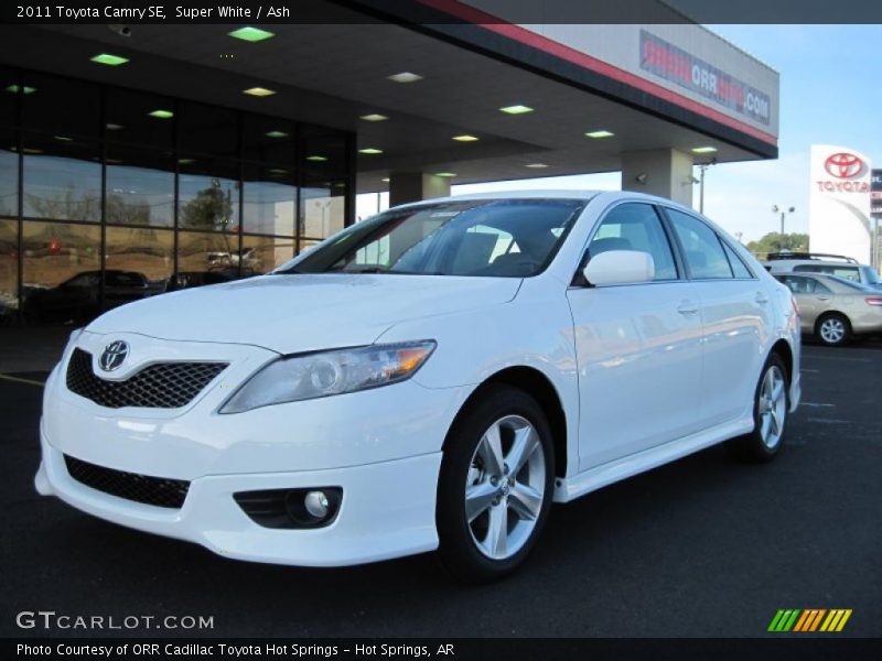 Super White / Ash 2011 Toyota Camry SE