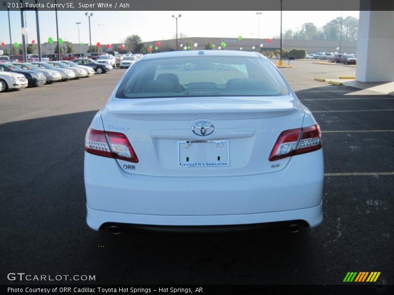 Super White / Ash 2011 Toyota Camry SE