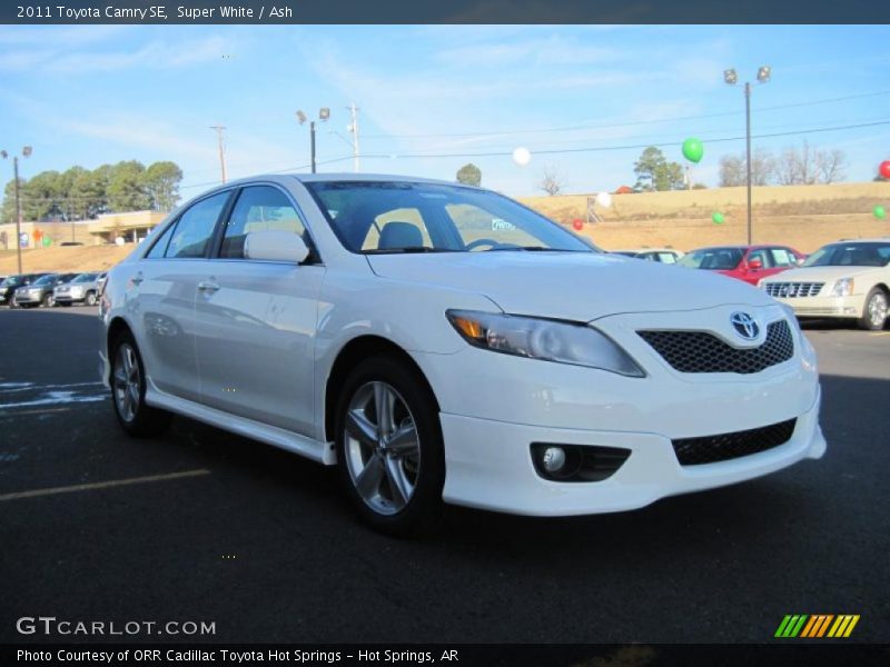 Super White / Ash 2011 Toyota Camry SE