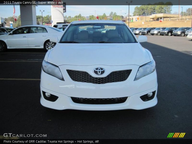Super White / Ash 2011 Toyota Camry SE