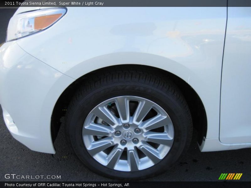 Super White / Light Gray 2011 Toyota Sienna Limited