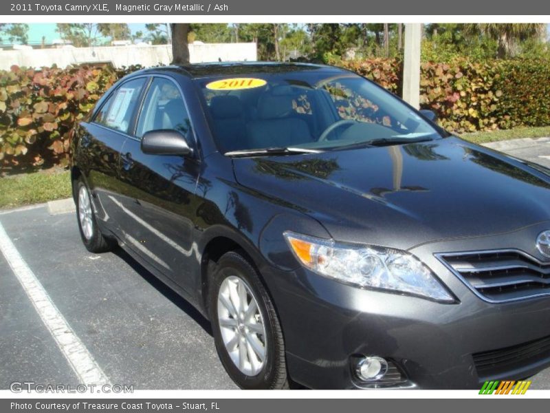 Magnetic Gray Metallic / Ash 2011 Toyota Camry XLE